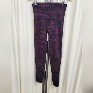 Spanx Purple & Black Camouflage Leggings | Size Medium – Sculpting Activewear